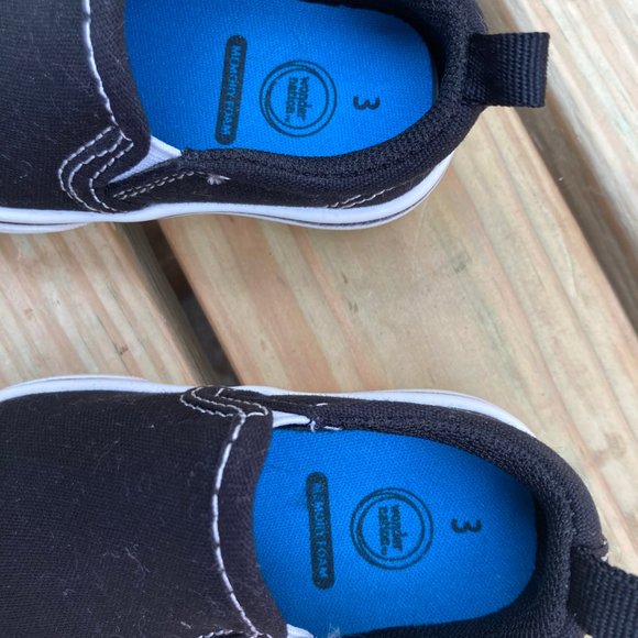 Wonder Nation Toddler Size 3 Canvas Shoes, Black - Picture 2 of 5